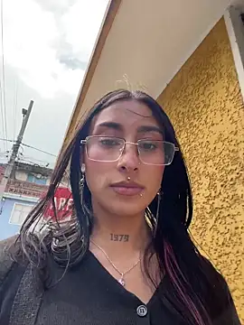 Violeet-Smith online show from 12-04-25, 07:44