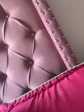 Violeet-Smith online show from 02-08-26, 06:44