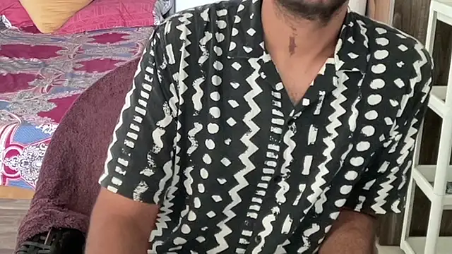 Snapshot of MakeMeAwareAah chatting on 10-26-25, 04:40 MakeMeAwareAah online show from 10-26-25, 04:40