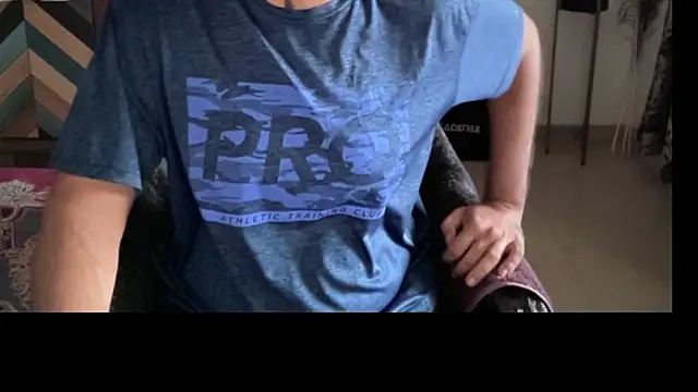 Snapshot of MakeMeAwareAah chatting on 01-11-26, 02:05 MakeMeAwareAah online show from 01-11-26, 02:05