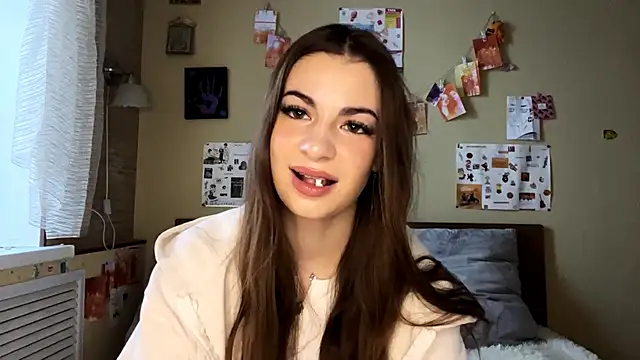 Snapshot of TheRealAnna chatting on 10-28-25, 10:41 TheRealAnna online show from 10-28-25, 10:41