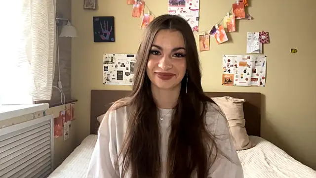 Snapshot of TheRealAnna chatting on 10-31-25, 08:26 TheRealAnna online show from 10-31-25, 08:26