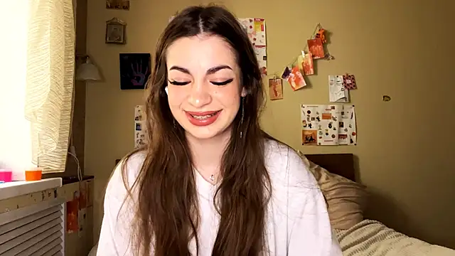 Snapshot of TheRealAnna chatting on 11-16-25, 05:35 TheRealAnna online show from 11-16-25, 05:35