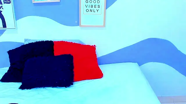 Snapshot of VIOLETA-28 chatting on 12-04-25, 12:47 VIOLETA-28 online show from 12-04-25, 12:47