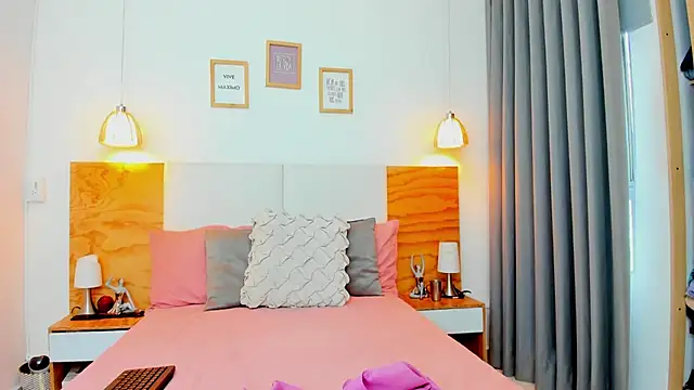 Snapshot of Abbie_royy chatting on 12-16-25, 01:16 Abbie royy online show from 12-16-25, 01:16