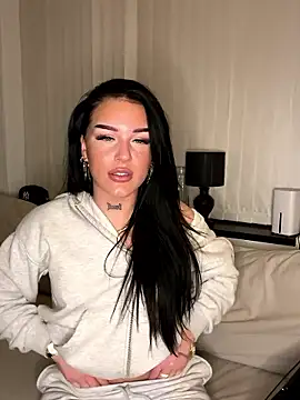 Snapshot of Gabbyys chatting on 01-08-26, 08:11 Gabbyys online show from 01-08-26, 08:11