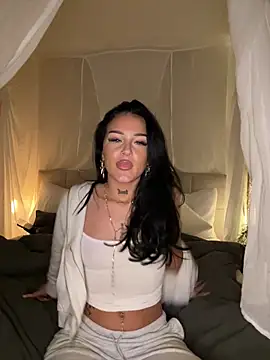 Snapshot of Gabbyys chatting on 02-15-26, 08:49 Gabbyys online show from 02-15-26, 08:49