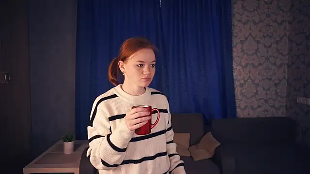 Snapshot of KarlynGow chatting on 11-09-25, 06:12 KarlynGow online show from 11-09-25, 06:12