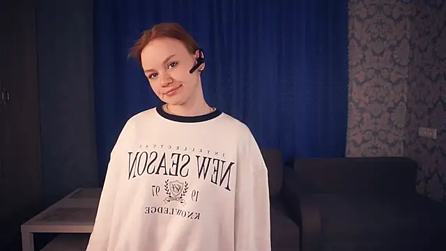 Snapshot of KarlynGow chatting on 11-15-25, 06:22 KarlynGow online show from 11-15-25, 06:22