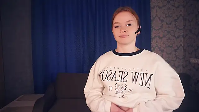 Snapshot of KarlynGow chatting on 11-26-25, 06:47 KarlynGow online show from 11-26-25, 06:47