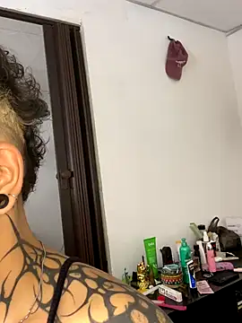 Snapshot of Abby_Evanns1 chatting on 10-31-25, 08:43 Abby Evanns1 online show from 10-31-25, 08:43