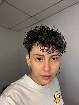 Snapshot of Abby_Evanns1 chatting on 11-12-25, 01:50 Abby Evanns1 online show from 11-12-25, 01:50