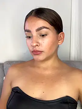 Snapshot of Talia_Bonet chatting on 10-22-25, 03:34 Talia Bonet online show from 10-22-25, 03:34