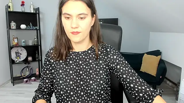 Snapshot of IzzyMonro chatting on 10-22-25, 08:30 IzzyMonro online show from 10-22-25, 08:30