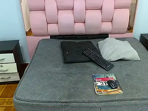 Yordi Alpha online show from 12-15-25, 07:29