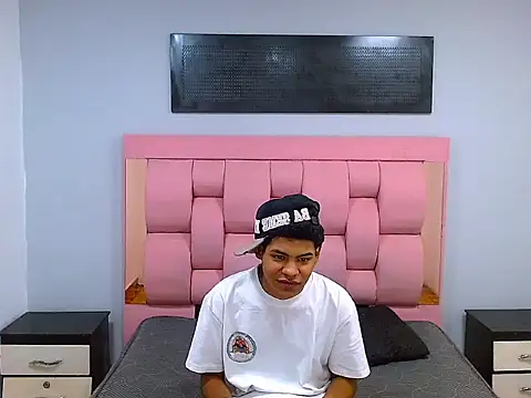 Yordi Alpha online show from 12-16-25, 01:05