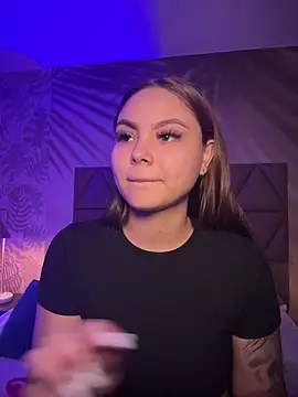 Beella1  online show from 11-20-25, 11:32