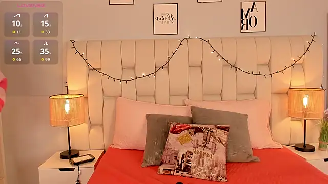 Snapshot of ameliebelle_ chatting on 12-03-25, 12:25 ameliebelle online show from 12-03-25, 12:25