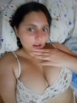 Layla Latina online show from 01-14-26, 12:27