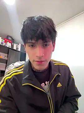 Snapshot of sflps chatting on 12-19-25, 05:20 sflps online show from 12-19-25, 05:20