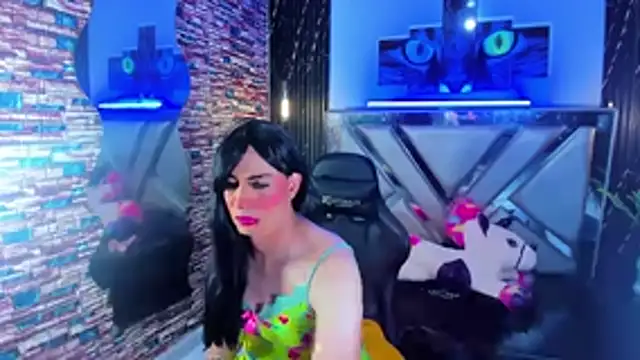 Snapshot of Jennfer_Winson chatting on 11-15-25, 07:32 Jennfer Winson online show from 11-15-25, 07:32