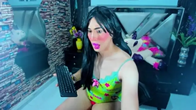 Snapshot of Jennfer_Winson chatting on 11-19-25, 07:36 Jennfer Winson online show from 11-19-25, 07:36