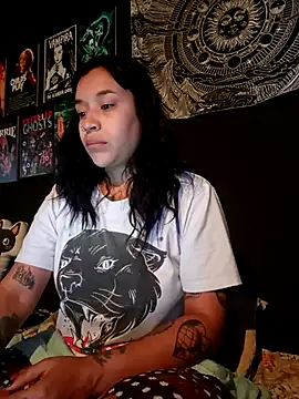 Snapshot of Isis_Bathory chatting on 11-20-25, 02:06 Isis Bathory online show from 11-20-25, 02:06