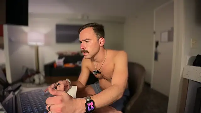 Snapshot of bobbyatx chatting on 12-03-25, 07:05 bobbyatx online show from 12-03-25, 07:05