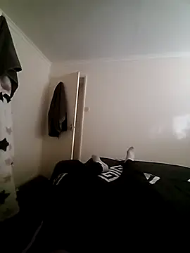 Snapshot of Switpenisforyou chatting on 10-22-25, 02:39 Switpenisforyou online show from 10-22-25, 02:39