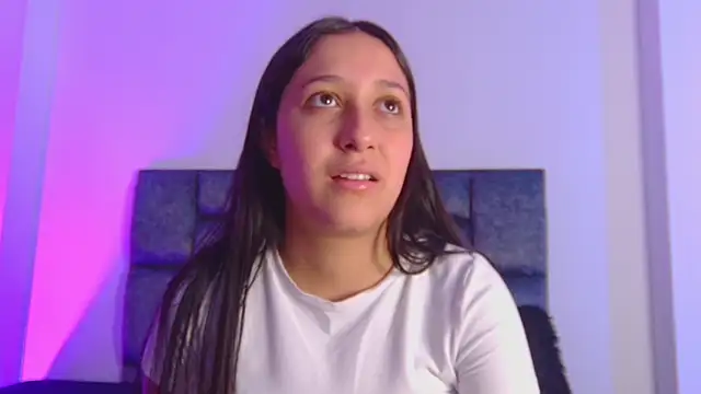 Snapshot of kittymonroe1 chatting on 12-14-25, 05:07 kittymonroe1 online show from 12-14-25, 05:07