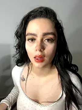 Snapshot of Selena_Roa chatting on 11-15-25, 12:41 Selena Roa online show from 11-15-25, 12:41