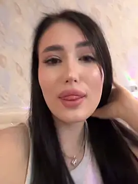 Snapshot of KailyBell chatting on 10-21-25, 09:54 KailyBell online show from 10-21-25, 09:54