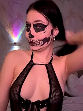 Snapshot of KailyBell chatting on 10-31-25, 03:57 KailyBell online show from 10-31-25, 03:57