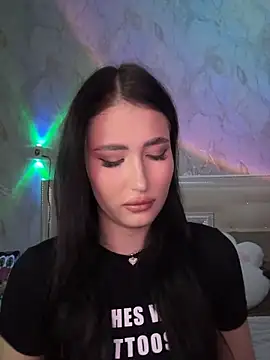 Snapshot of KailyBell chatting on 11-03-25, 06:20 KailyBell online show from 11-03-25, 06:20