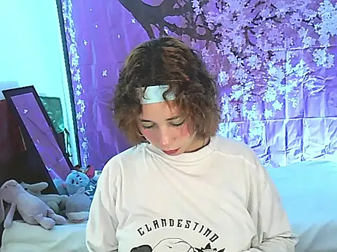 Snapshot of Charlotte_morh_ chatting on 11-14-25, 12:31 Charlotte morh online show from 11-14-25, 12:31