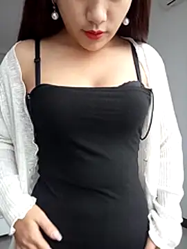 Snapshot of love-xx chatting on 11-13-25, 01:48 love-xx online show from 11-13-25, 01:48