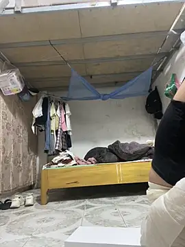 Snapshot of love-xx chatting on 12-18-25, 11:49 love-xx online show from 12-18-25, 11:49