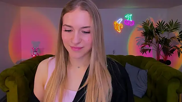 sassy cutie online show from 11-24-25, 01:11