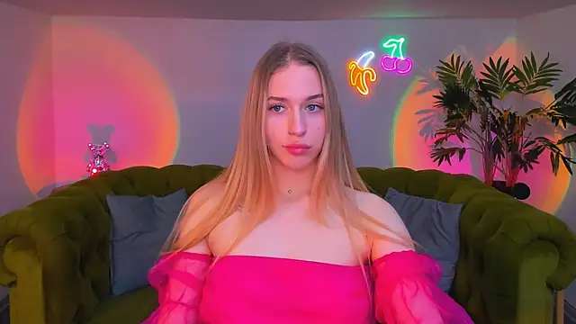 sassy cutie online show from 11-30-25, 06:17