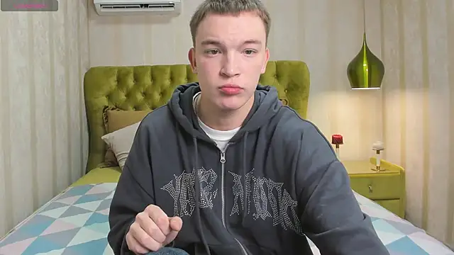 Snapshot of Derek_Banville chatting on 11-12-25, 12:38 Derek Banville online show from 11-12-25, 12:38