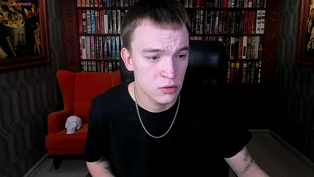 Snapshot of Derek_Banville chatting on 12-03-25, 07:34 Derek Banville online show from 12-03-25, 07:34