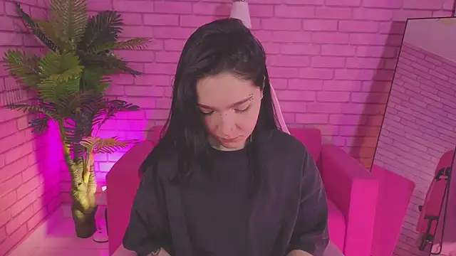 Linda Sweetiest online show from 12-14-25, 12:49