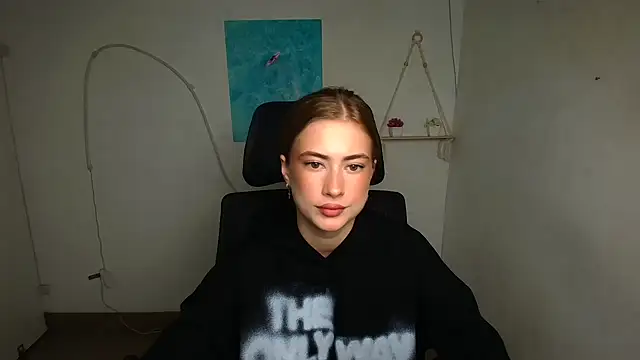 Snapshot of Candy_Chloe_ chatting on 10-28-25, 12:30 Candy Chloe  online show from 10-28-25, 12:30