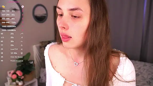 Snapshot of LeonoraWoods chatting on 11-09-25, 06:01 LeonoraWoods online show from 11-09-25, 06:01