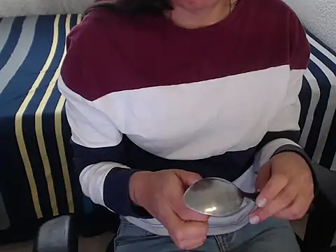 Snapshot of Negritatata chatting on 11-19-25, 12:05 Negritatata online show from 11-19-25, 12:05