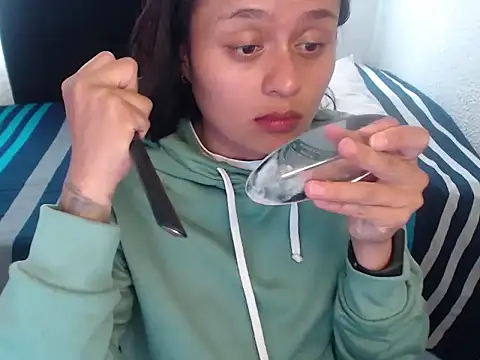 Snapshot of Negritatata chatting on 12-02-25, 04:13 Negritatata online show from 12-02-25, 04:13