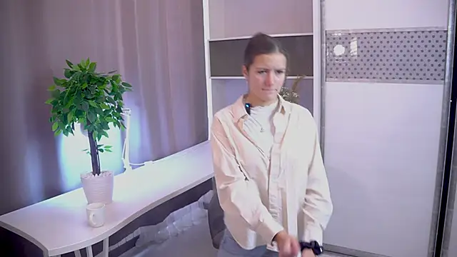 KeshaRachi online show from 10-25-25, 03:14