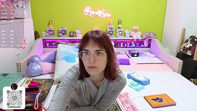  HeraLuna  online show from 02-05-26, 09:08