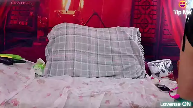 Snapshot of Maomilove1 chatting on 11-12-25, 06:14 Maomilove1 online show from 11-12-25, 06:14