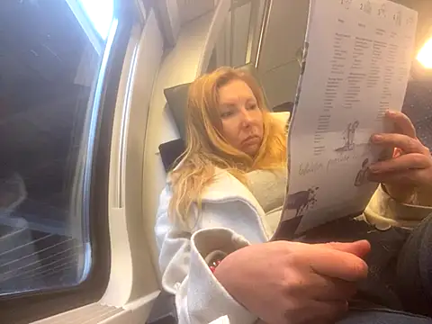 Snapshot of JeniJansi chatting on 10-23-25, 12:04 JeniJansi online show from 10-23-25, 12:04